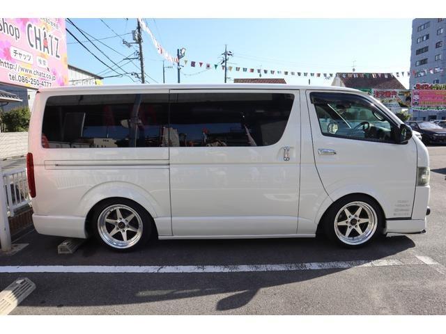 Toyota Hiace Van 4