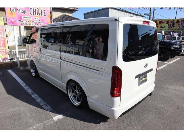 Toyota Hiace Van 6