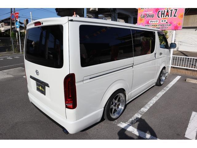 Toyota Hiace Van 7