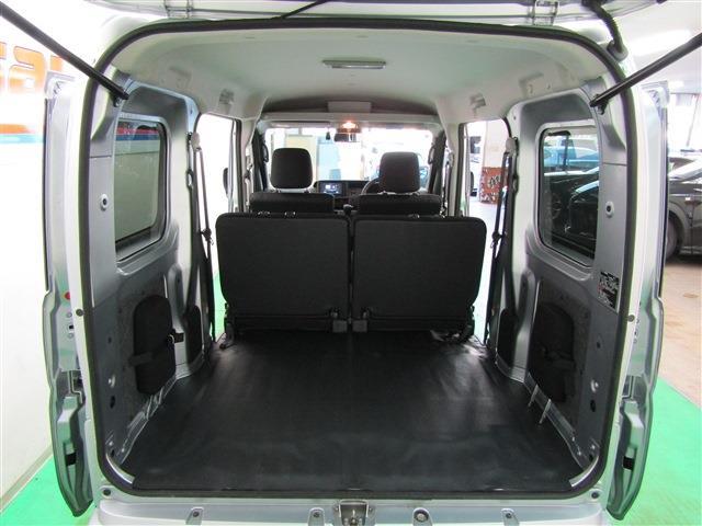 Daihatsu Hijet Cargo 10