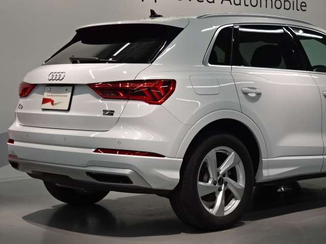 Audi Q3 11