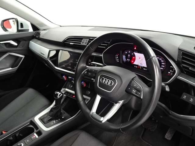 Audi Q3 12