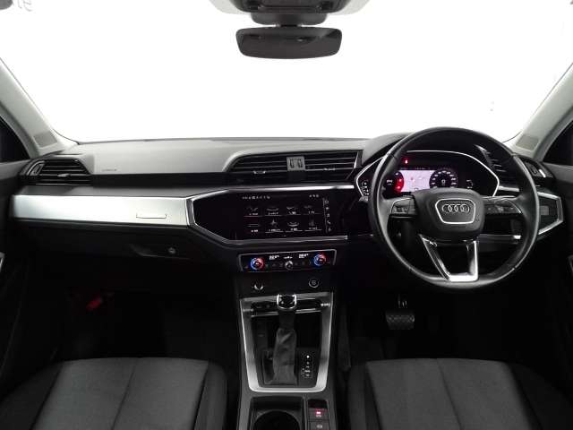 Audi Q3 4