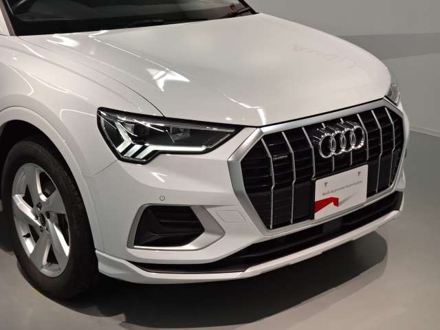 Audi Q3 10