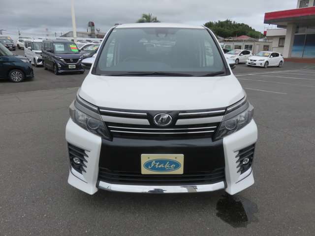 Toyota Voxy 6