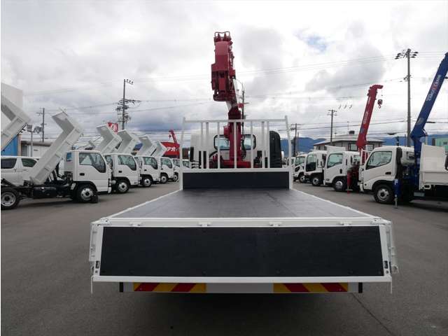 Isuzu Elf 11