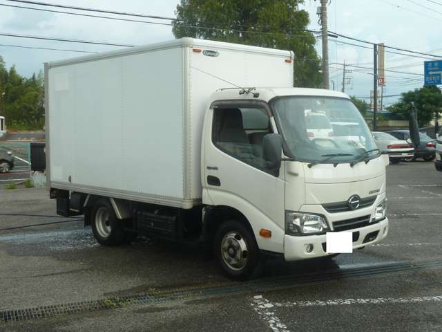 Hino Dutro 3