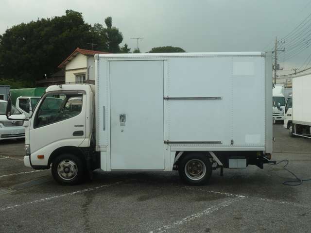 Hino Dutro 8