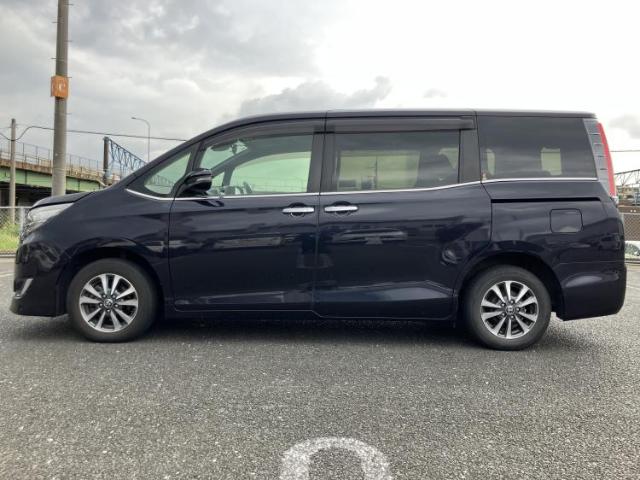 Toyota Esquire 5