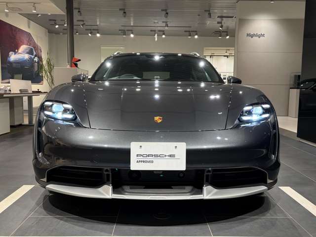 Porsche Taycan Cross Turismo 3