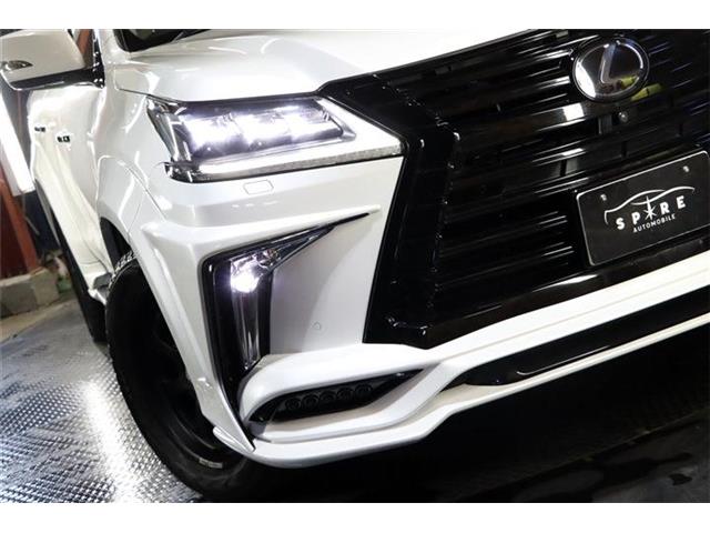 Lexus LX 11