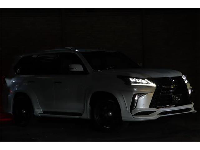 Lexus LX 2