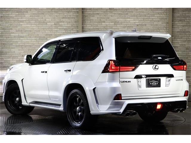 Lexus LX 6