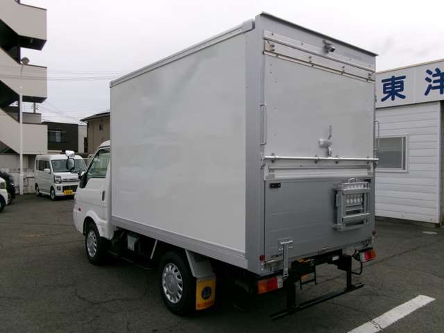 Mazda Bongo Truck 3