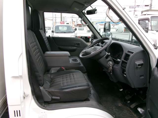 Mazda Bongo Truck 9