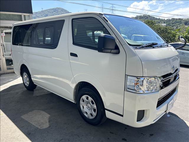 Toyota Hiace Van 3