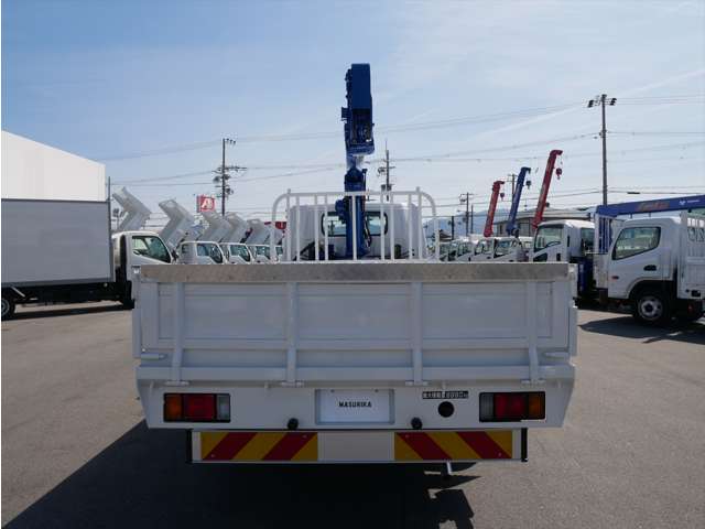 Isuzu Elf 7