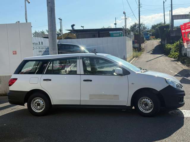 Nissan AD 4