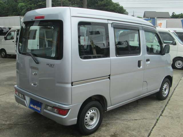 Daihatsu Hijet Cargo 11