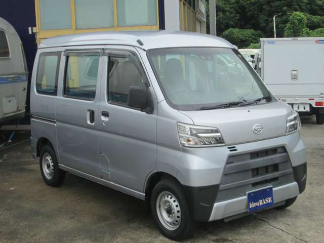 Daihatsu Hijet Cargo 6