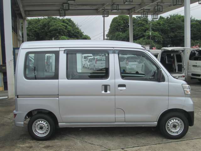 Daihatsu Hijet Cargo 7