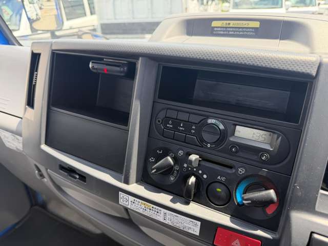 Isuzu Elf 12
