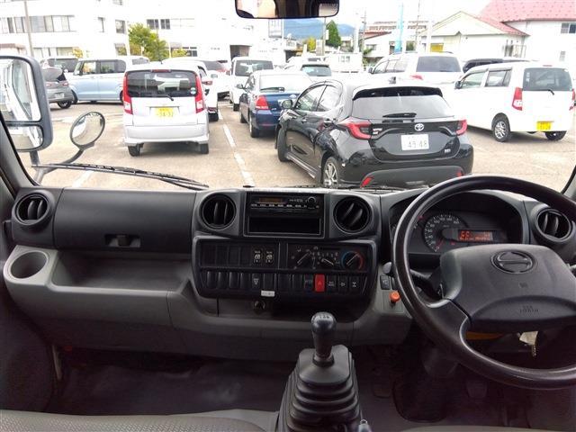 Hino Dutro 8