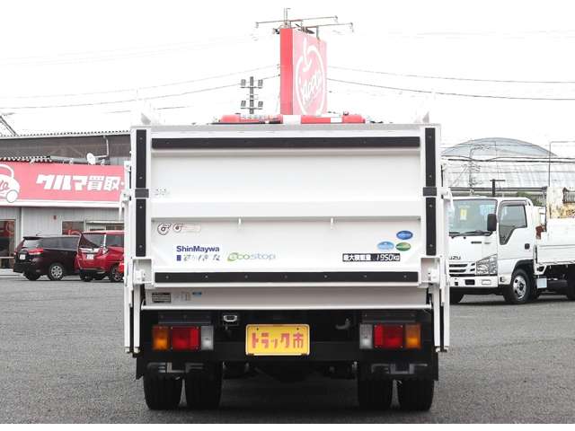 Isuzu Elf 6