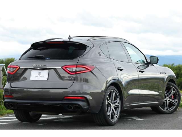 Maserati Levante 8
