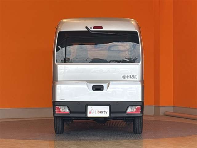 Daihatsu Hijet Cargo 11