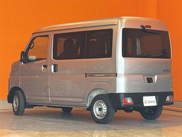 Daihatsu Hijet Cargo 12