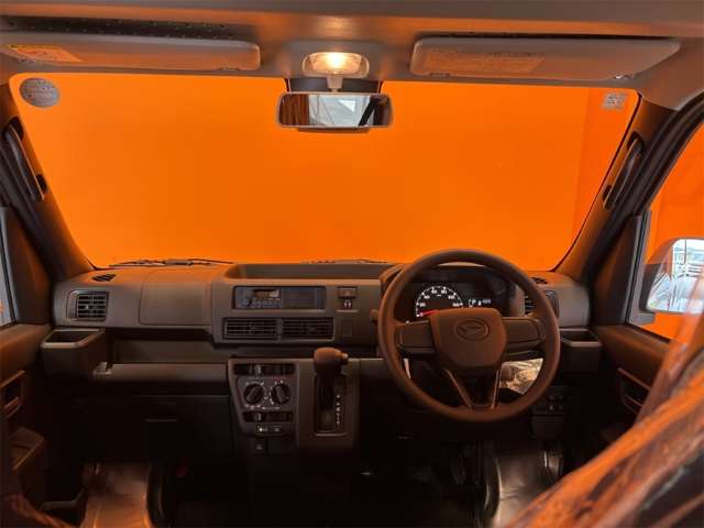 Daihatsu Hijet Cargo 2
