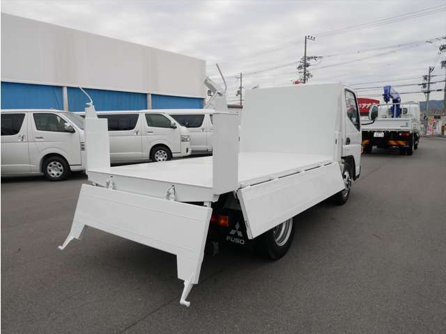 Mitsubishi Fuso Canter 11