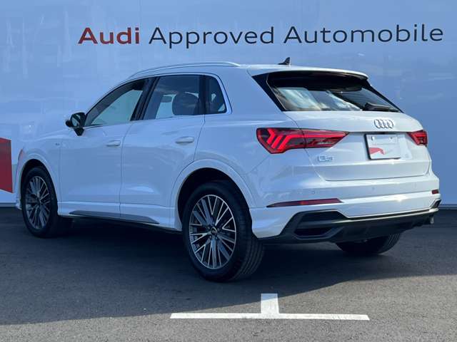Audi Q3 11