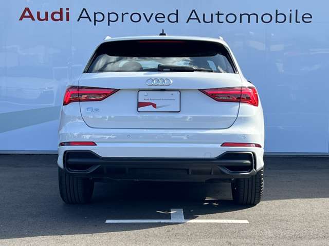 Audi Q3 10
