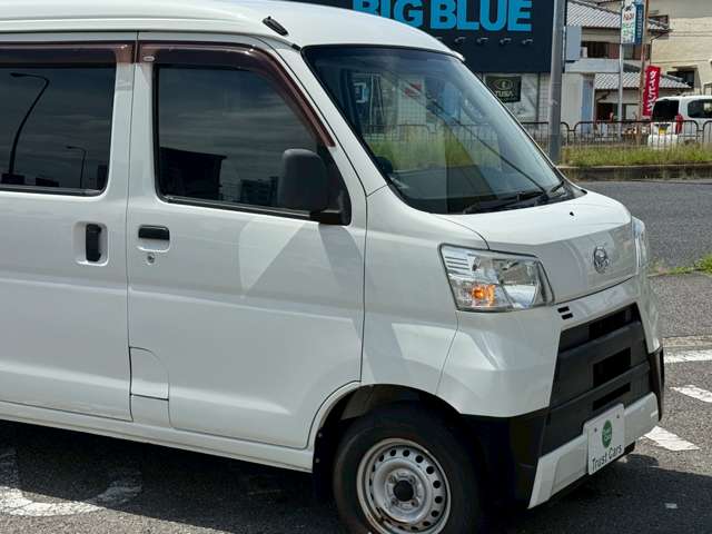 Daihatsu Hijet Cargo 12