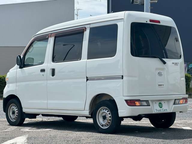 Daihatsu Hijet Cargo 7