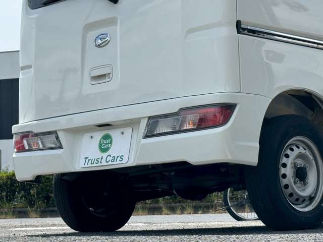 Daihatsu Hijet Cargo 10