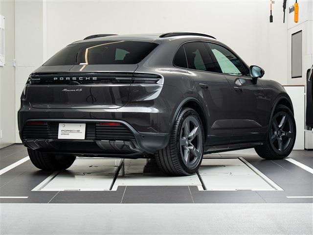 Porsche Macan 2