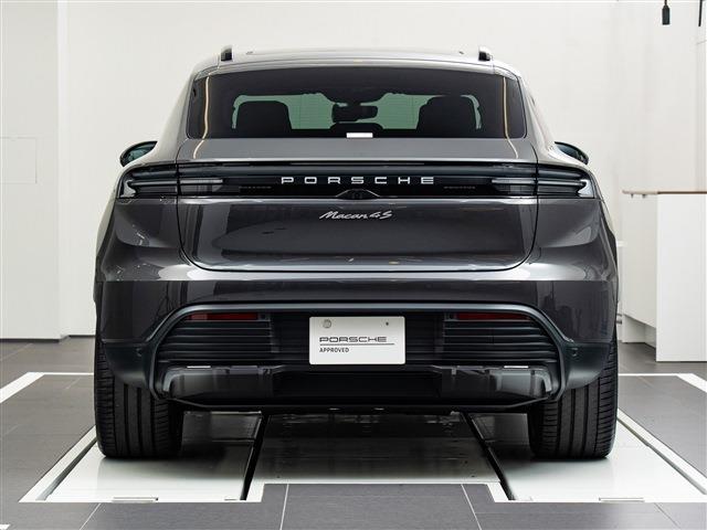 Porsche Macan 4