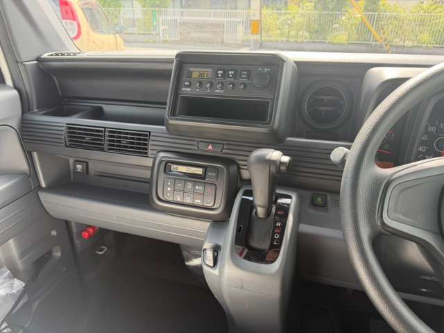 Honda N-VAN 10