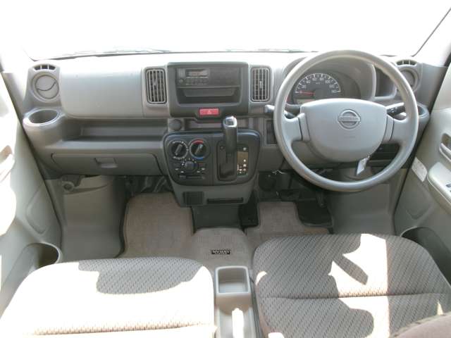 Nissan NV100 Clipper 9