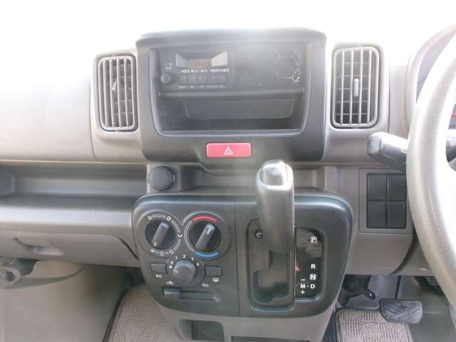 Nissan NV100 Clipper 10