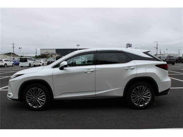 Lexus RX 9