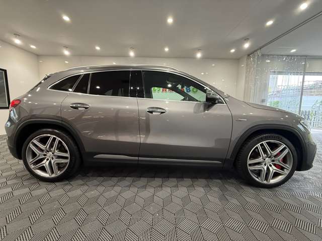 Mercedes-Benz GLA-Class 6