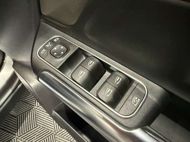Mercedes-Benz GLA-Class 9