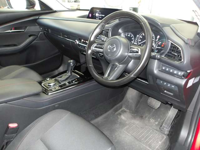 Mazda CX-30 4