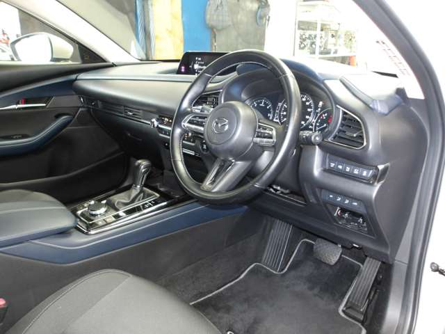 Mazda CX-30 4