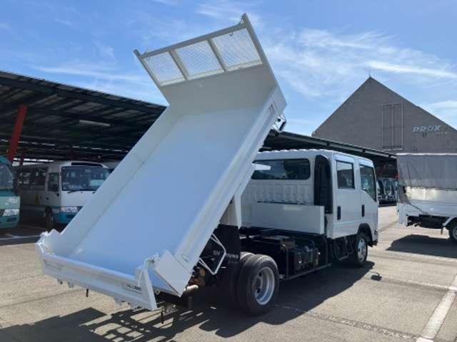 Isuzu Elf 12