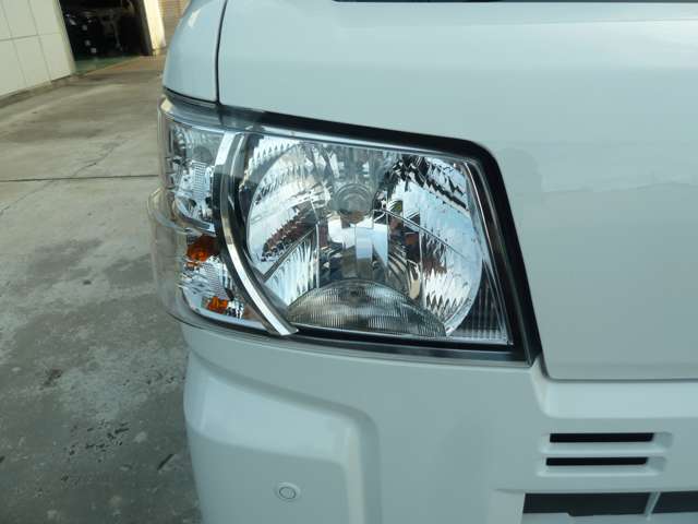 Daihatsu Hijet Cargo 11
